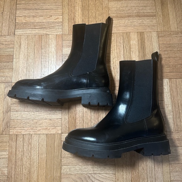 Zara Flat Lug Sole Chelsea Ankle Boots - Picture 7 of 8